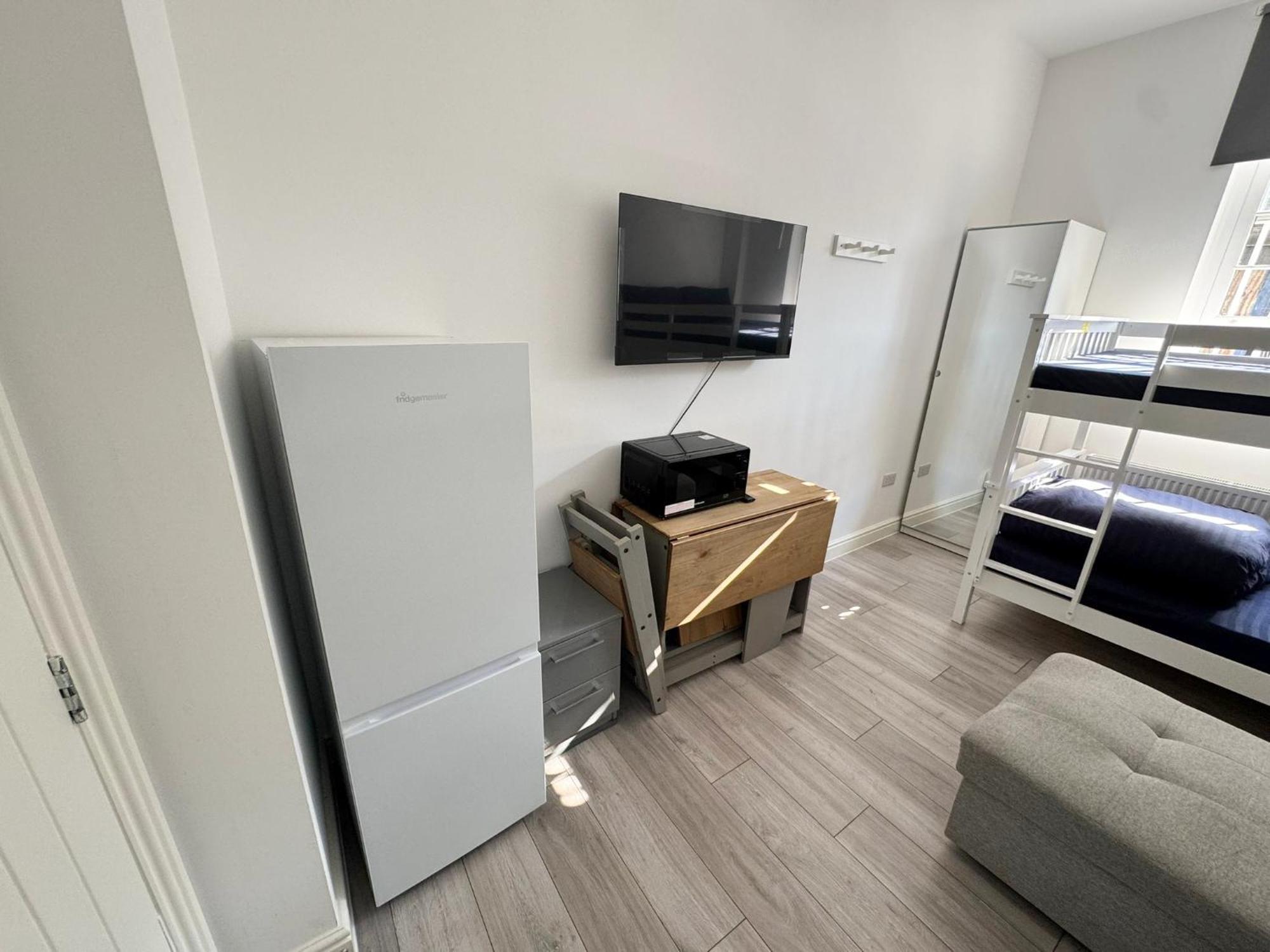 Willesden Green Budget Guesthouse London Exterior photo